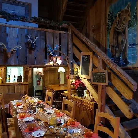 Du Bois De L'ours Vendégház